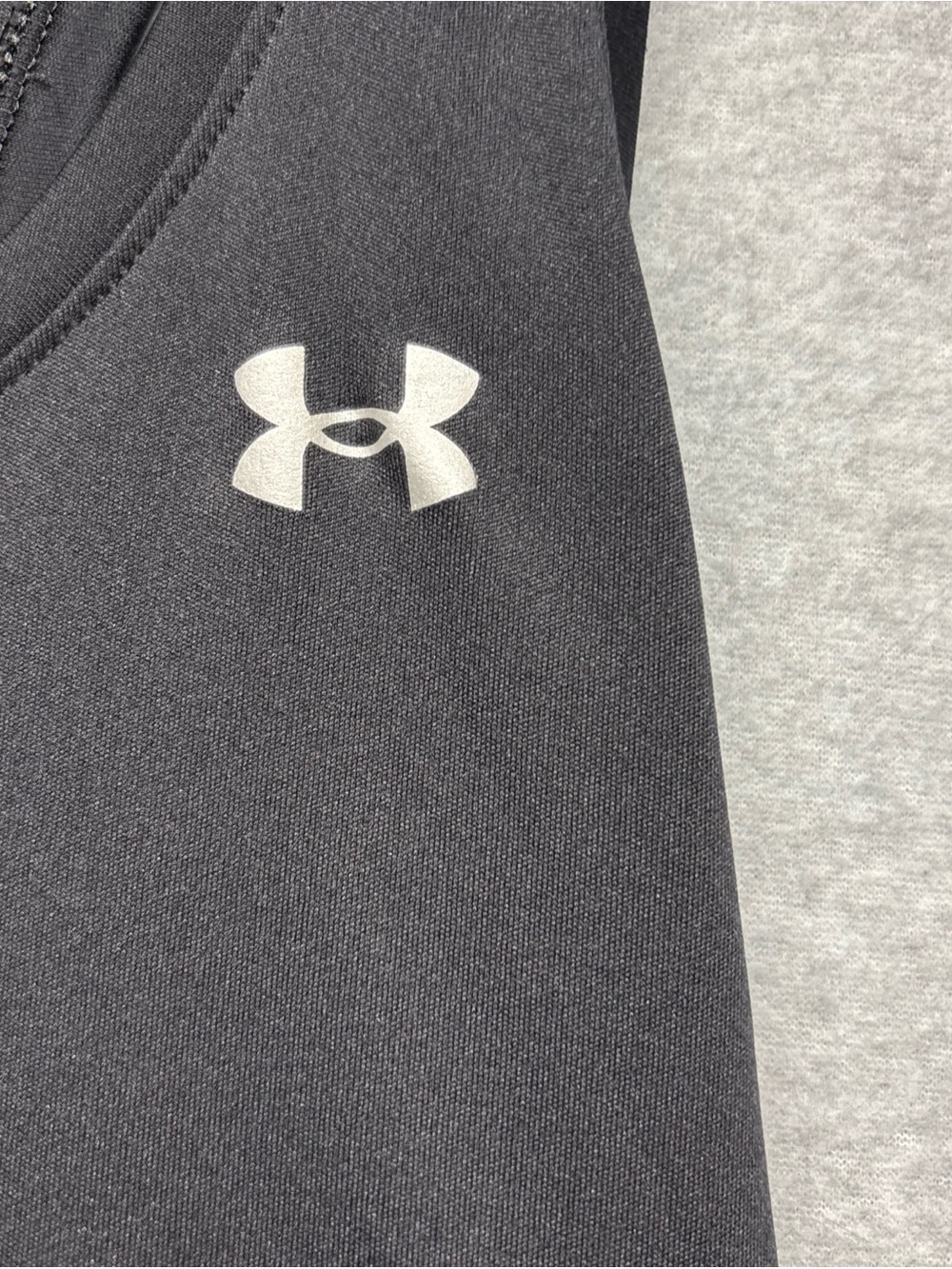 Under Armour Black Racerback Performance Tank Top - Picture 2 of 8